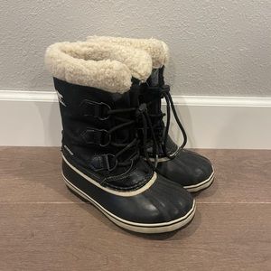 Kids size 2 Sorel